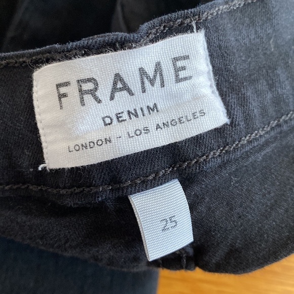 Frame Denim Le Skinny de Jeanne Raw-Edge Step Hem Jeans Size 25 Black Wash - Picture 2 of 14